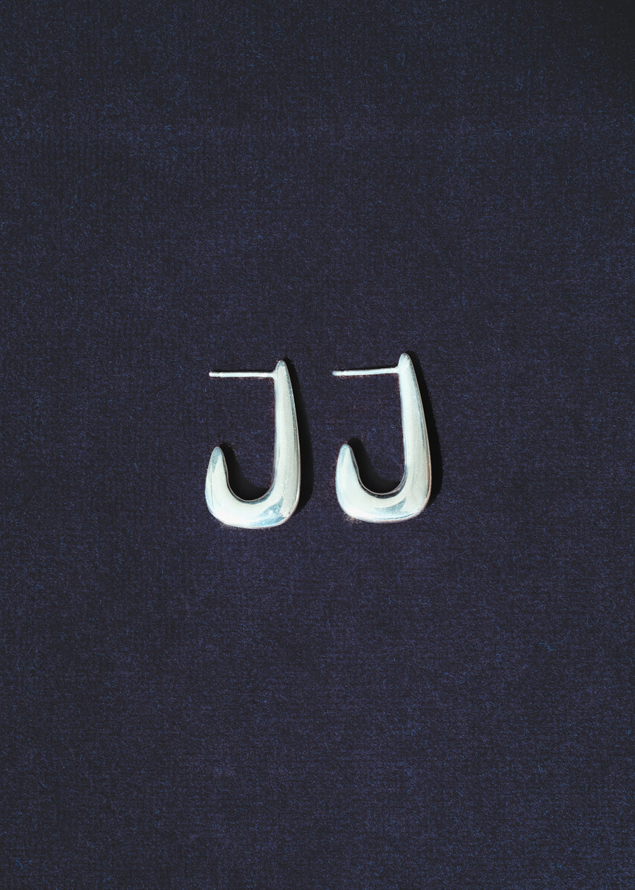 Caldero sculptural J-hoop earrings