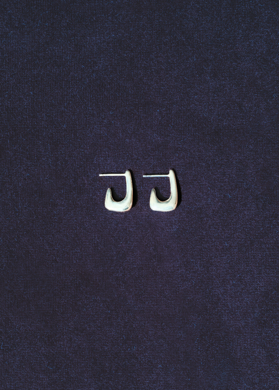 Small Caldero sculptural J-hoop earrings