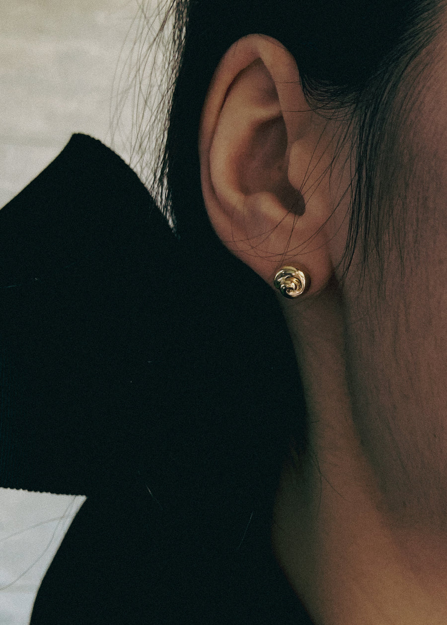 Caracol Studs in 18k Fairmined Gold