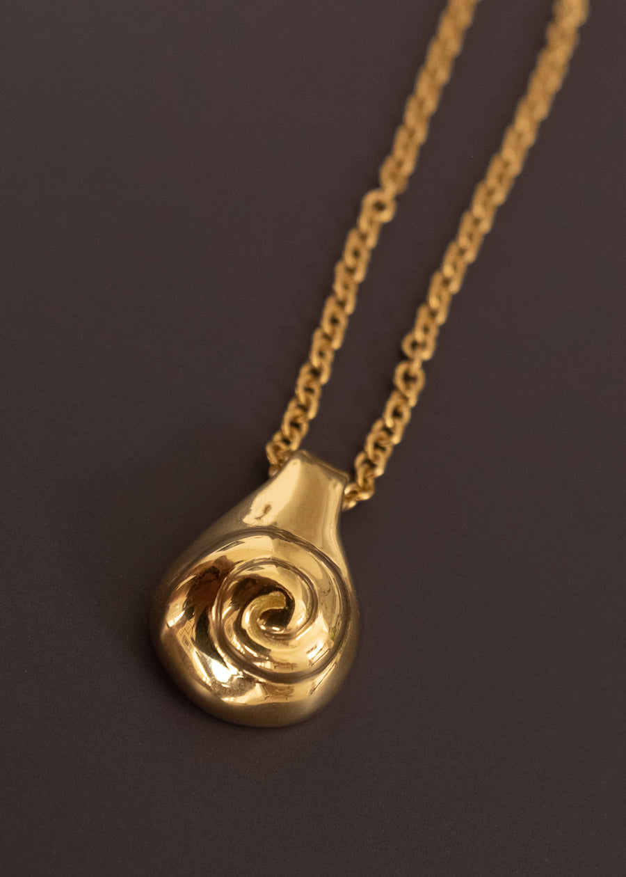 18k Caracol Amulet Necklace in Fairmined Gold