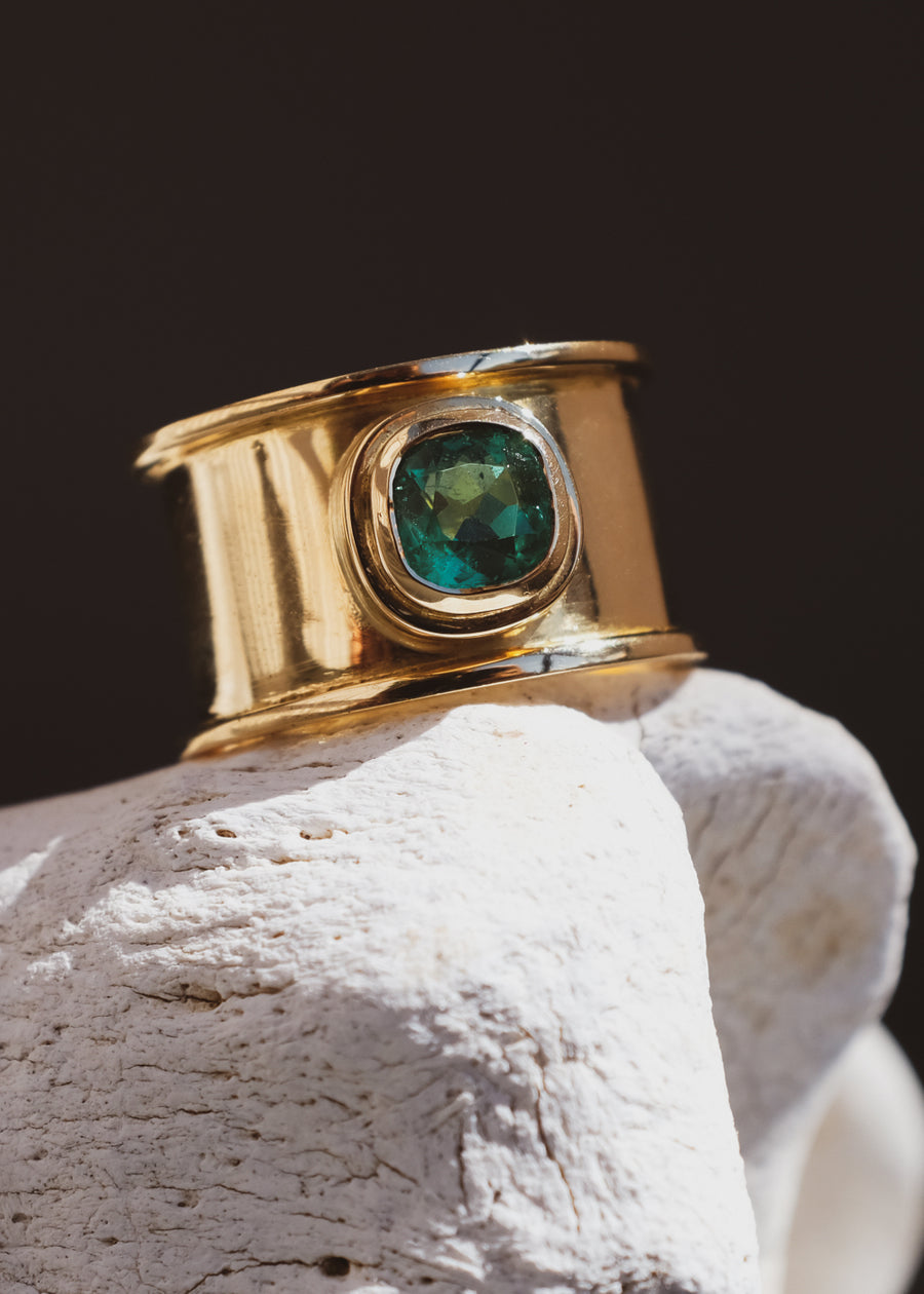 18k Babures Ring With Cushion Emerald