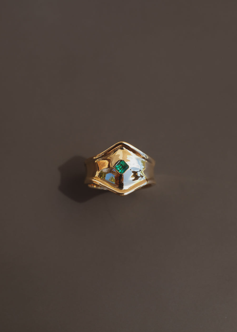 18k Rhombus Signet With Tiny Emerald